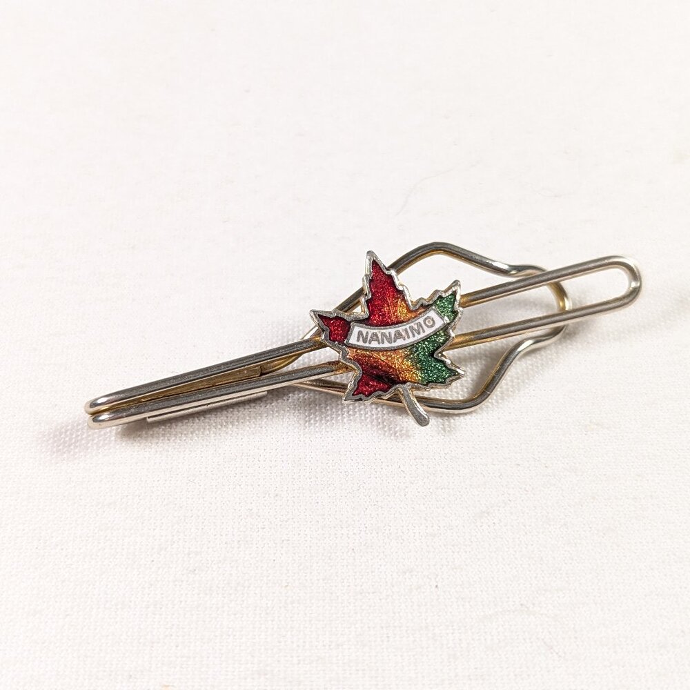 CANADA Nanaimo tie clip, enamel maple leaf tie clip